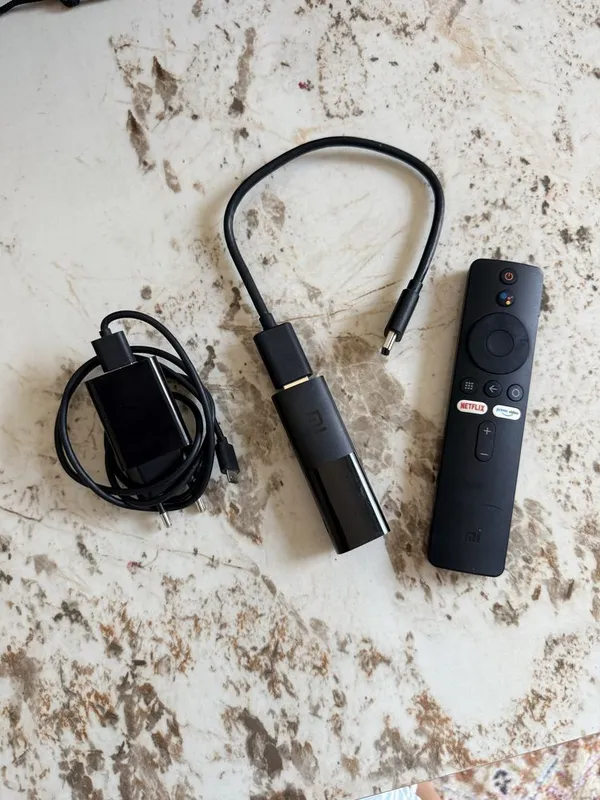Медиаплеер Xiaomi Mi TV Stick вместе с пультом 1 Медиаплеер Xiaomi Mi TV Stick вместе с пультом 1