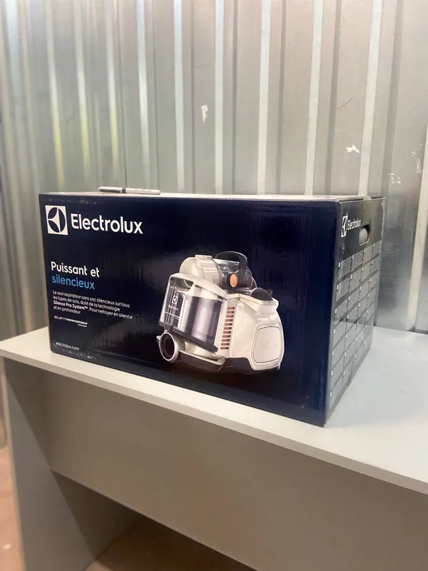 Продаю новые бытовые пылесосы Electrolux ESPC71DB 3 Продаю новые бытовые пылесосы Electrolux ESPC71DB 3