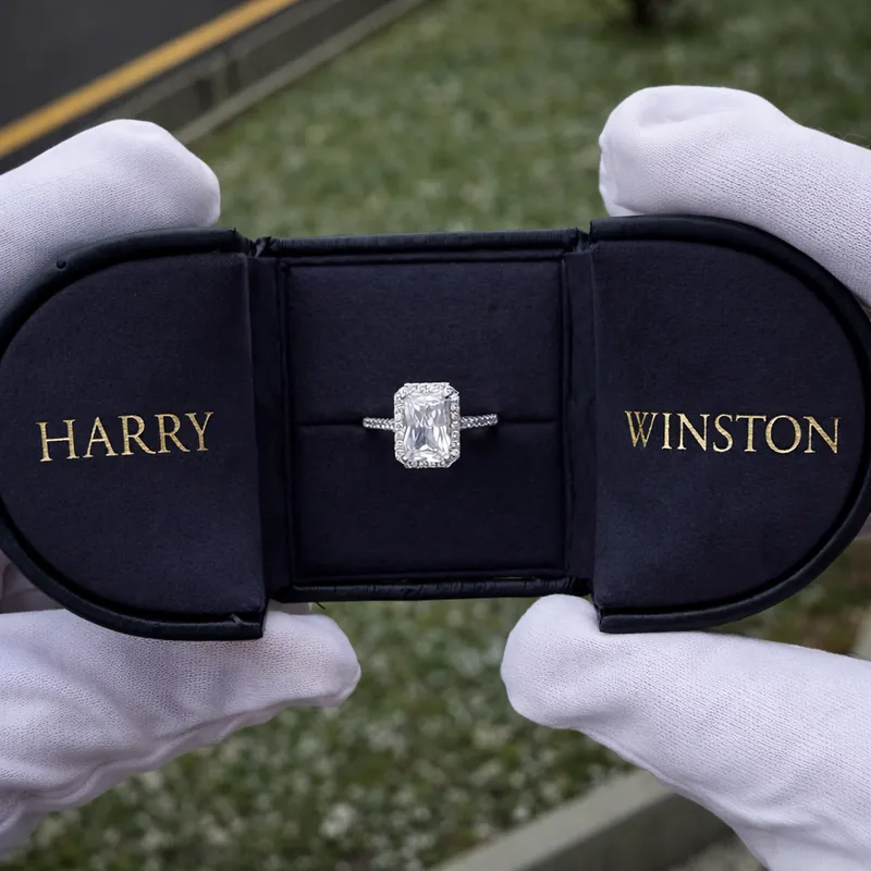 Harry Winston The One Cushion-Cut Micropavé Кольцо 2