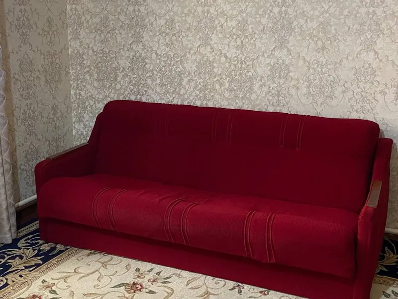 Divan va kreslo sotiladi. Narxini kelishamiz 2