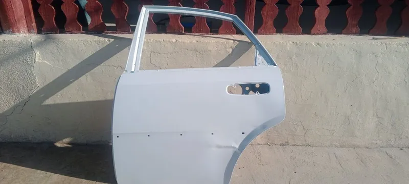 Jentra orqa  chap radnoy eshigi sotiladi 1
