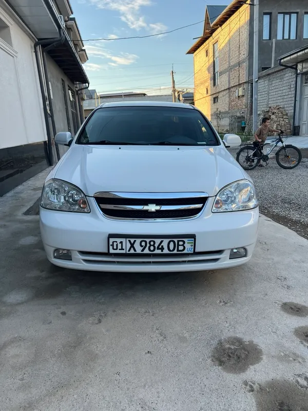 Chevrolet Lacetti 1.8 MT 1