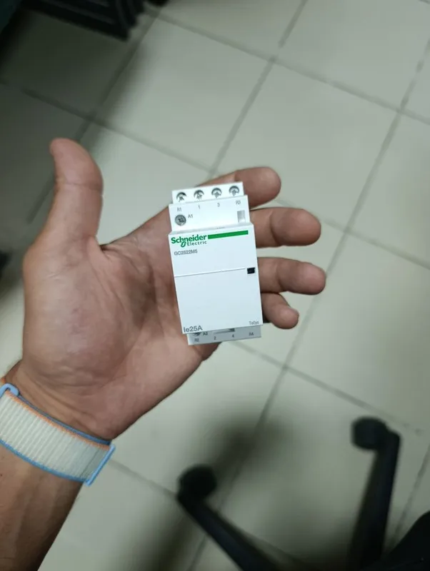 Контактор модульный, Schneider electric. GC серия. 5 штук в наличии
