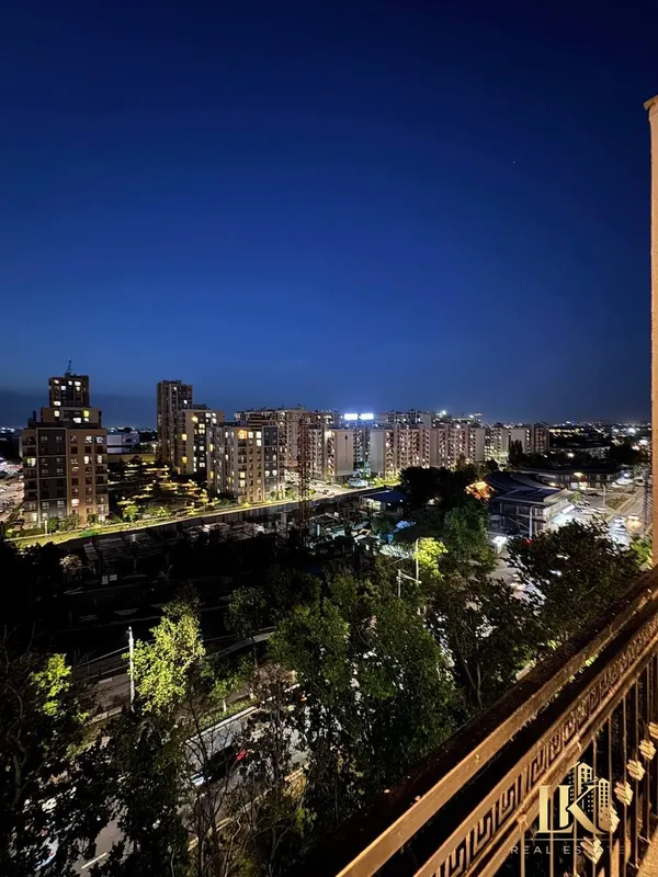 Продаётся 3-комнатная квартира с новым авторским ремонтом в ЖК «Корасарой» — фото 9