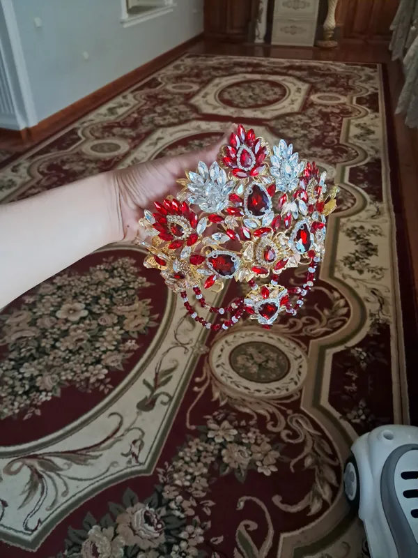 Diadema kelinchaklar ansambl uchun.