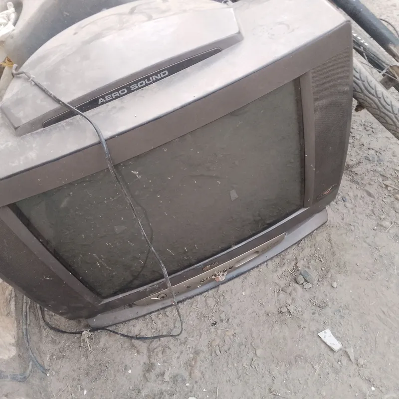 eshik trezala va to oxirigacha bor 2 ta sotiladi 3