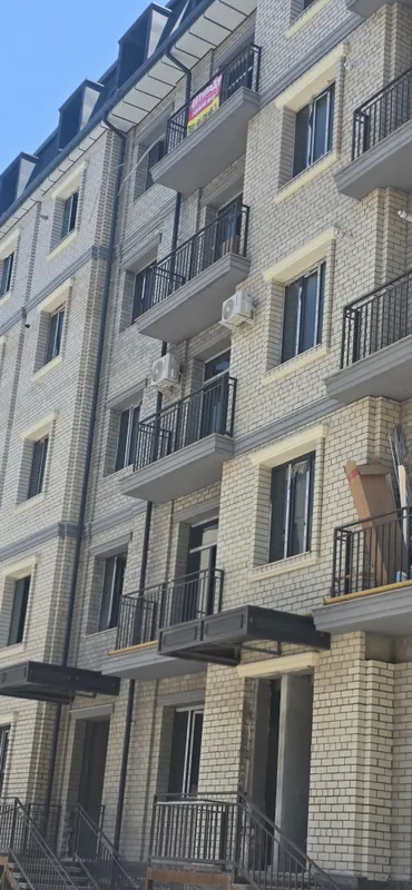 3 xonali kvartira sotiladi 6