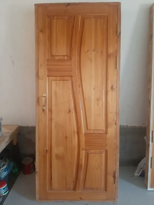 4 dana shiqqan qaliñ qapi satiladi. 200 den. Pazmer 210x90n Kelisimli 1