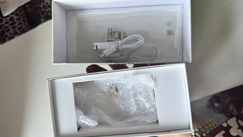 Samsung M 32 3