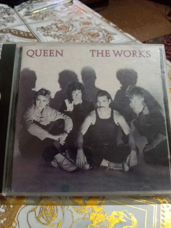 Продам CD диски группы QUEEN 3 штуки. 3 Продам CD диски группы QUEEN 3 штуки. 3