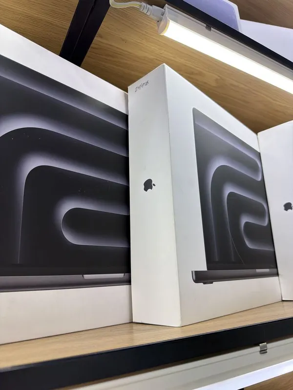 Macbook Pro 16 24/1tb m5 pro 1