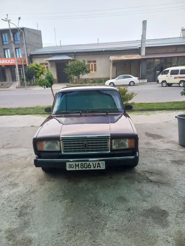 Vaz 2107 сотилади