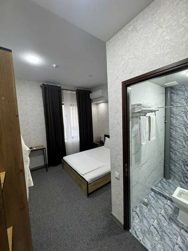 Hotel bez zaks / Gasnitsa / Mehmonxona/ kunlik ijra