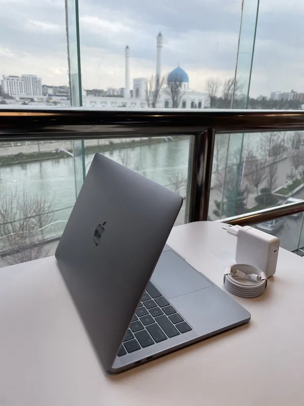 100% Macbook Air M1 chip 8/256gb 13inch ideal holat макбук айр/ейр м1 3
