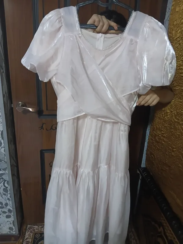 новое платье, ни разу не надевалось 1 новое платье, ни разу не надевалось 1