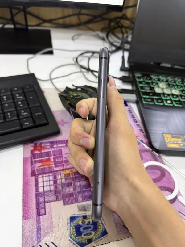 Iphone 11 holati yaxshi usta kormagan — фото 3
