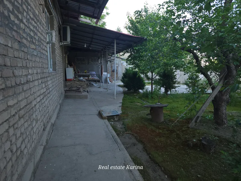 Продаётся дом в центре города — фото 1