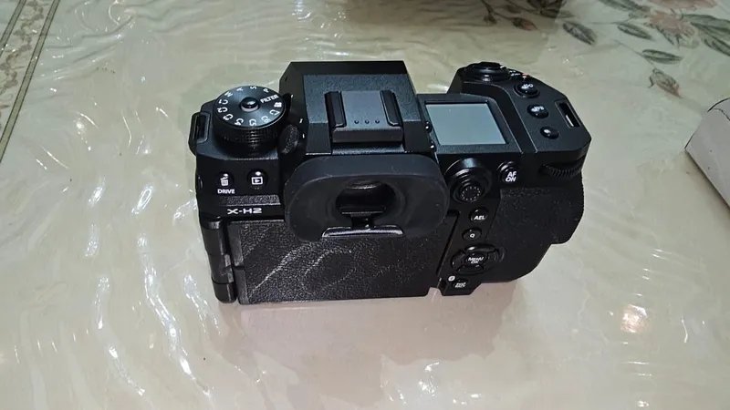 Fujifilm XH2+ Sigma 18-50mm F 2.8 DC DN 2 500 у.е. Состояние новый 2