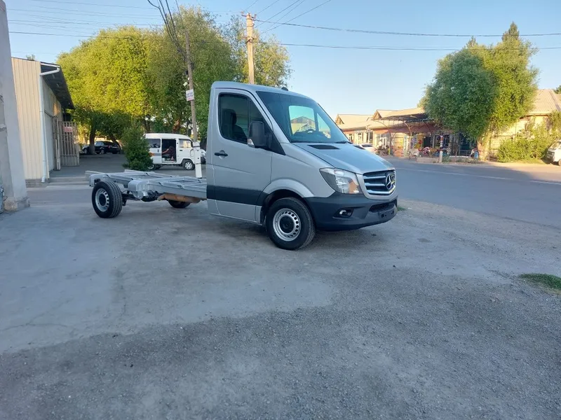 Sprinter Mercedes-Benz 906