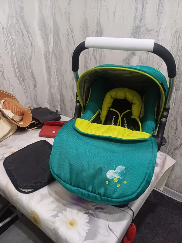 Продаётся фирменный авто люлька с базой — фото 5 Продаётся фирменный авто люлька с базой — фото 5