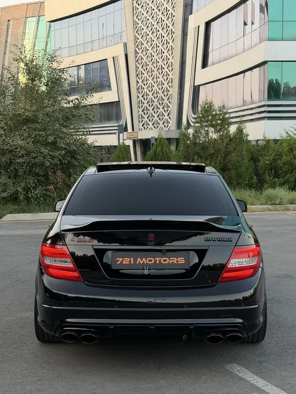 Mercedes-Benz W204 C200 с обвесом Brabus 5 Mercedes-Benz W204 C200 с обвесом Brabus 5