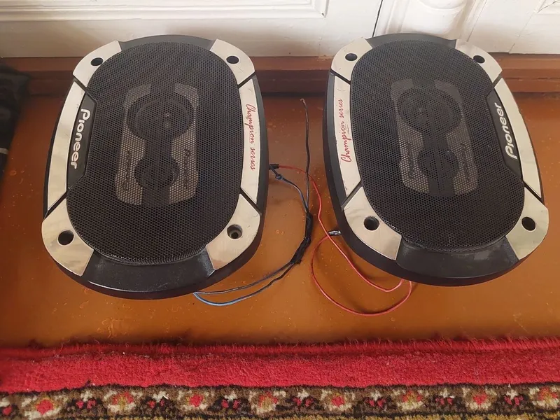 Pioner v3 ... .. 1 Pioner v3 ... .. 1