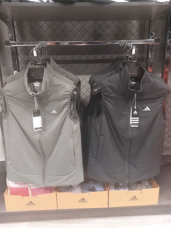 Жилет adidas Жилет adidas
