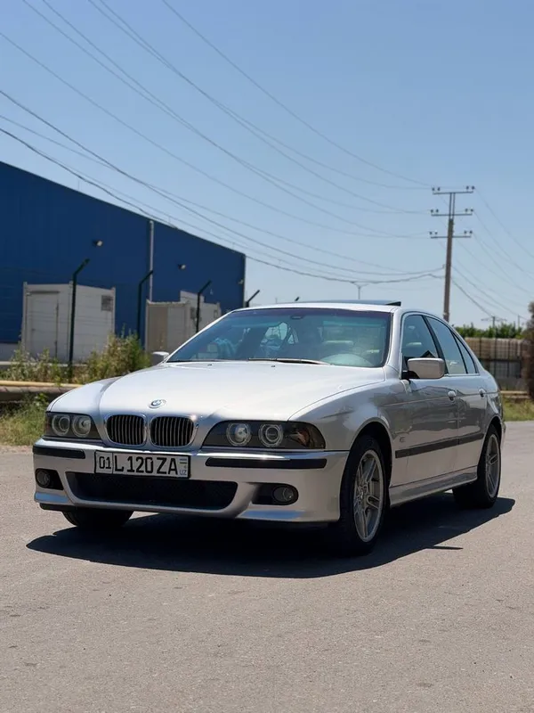 BMW E39 2000г 2ваносный 2.5л — фото 1
