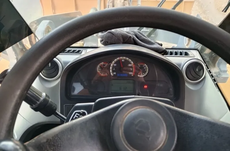 Погрузчик, грузовой автомобиль 6