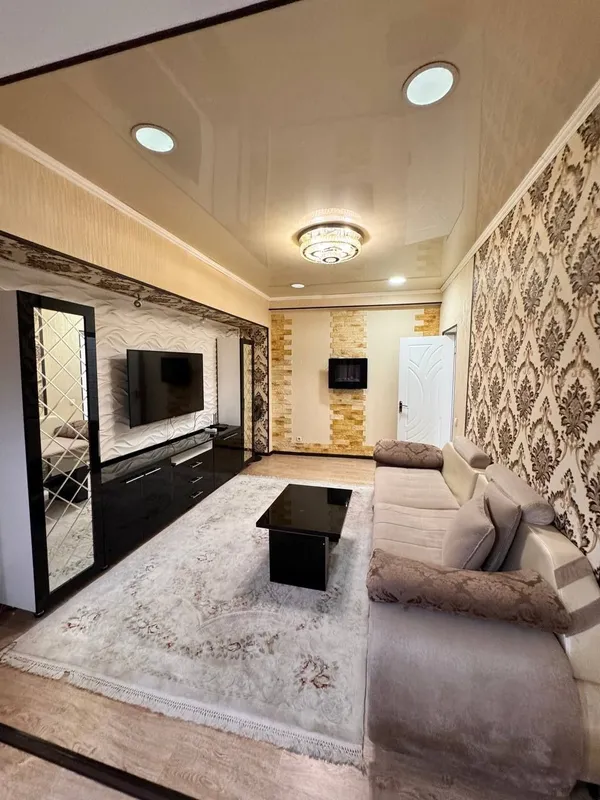 СВОЯ! ПРОДАЕТСЯ КВАРТИРА Кирпичном доме 2/3/4 Юнусабадский район Адр — фото 1