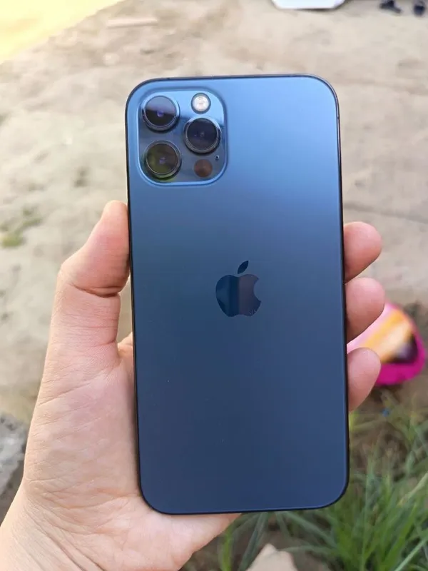 Iphone 12 pro sotiladi,xolati yaxshi. 2,500 mln