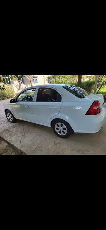 Nexia 3 sotiladi 6