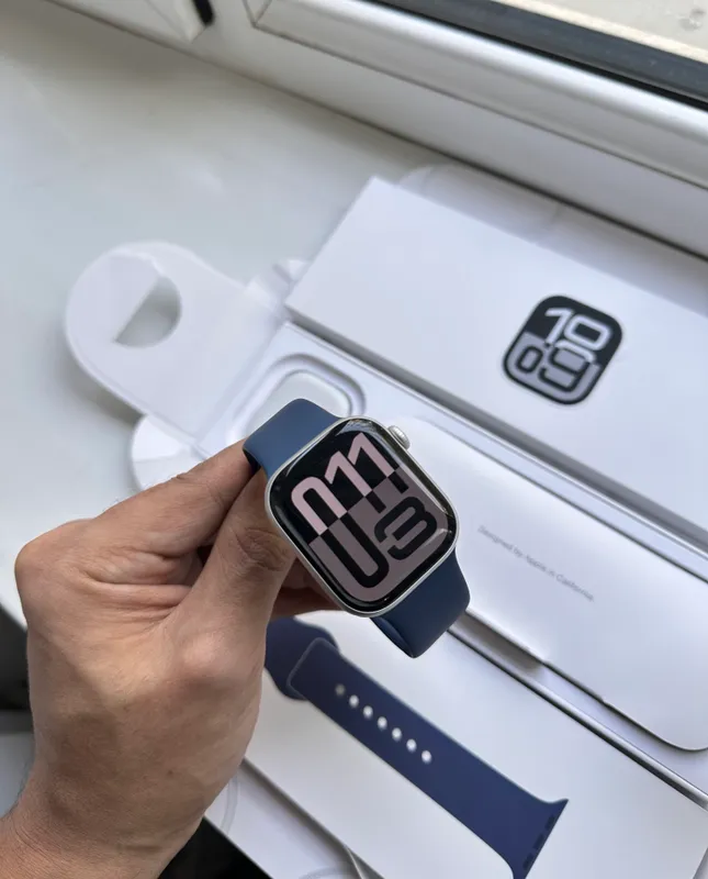 Apple Watch 10 Silver 42mm 100% 6 Apple Watch 10 Silver 42mm 100% 6