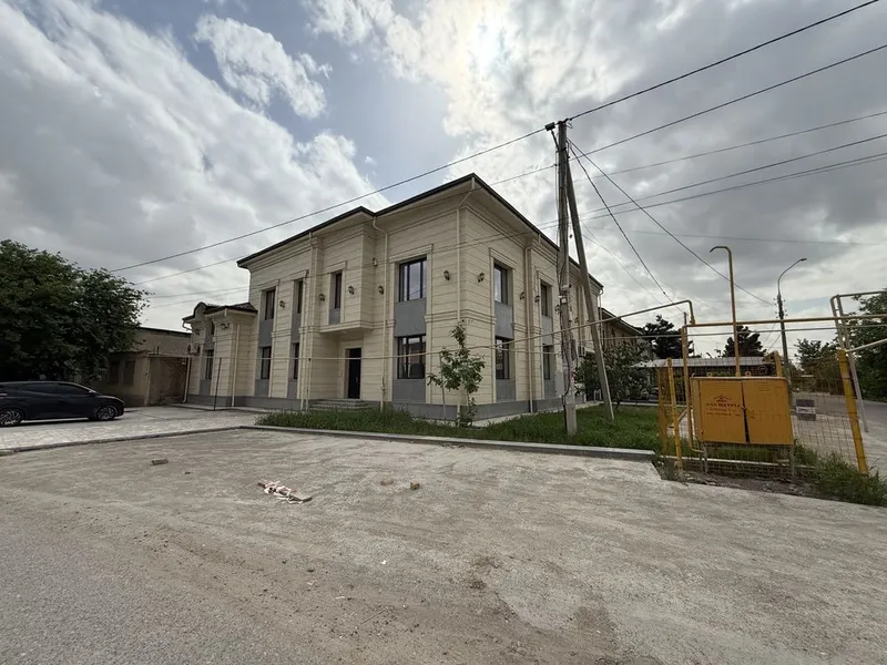 Продается коммерческое помещения 1000м2 в Яшнабадском районе