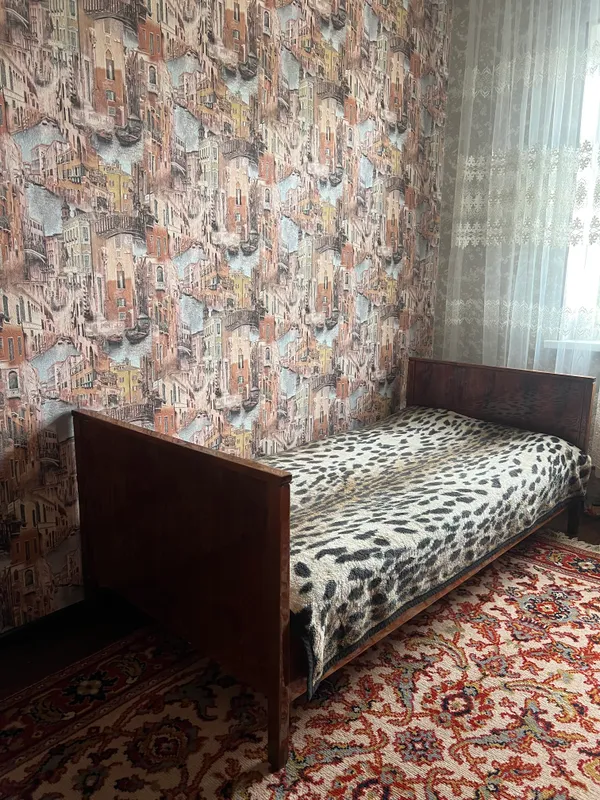 Кровать