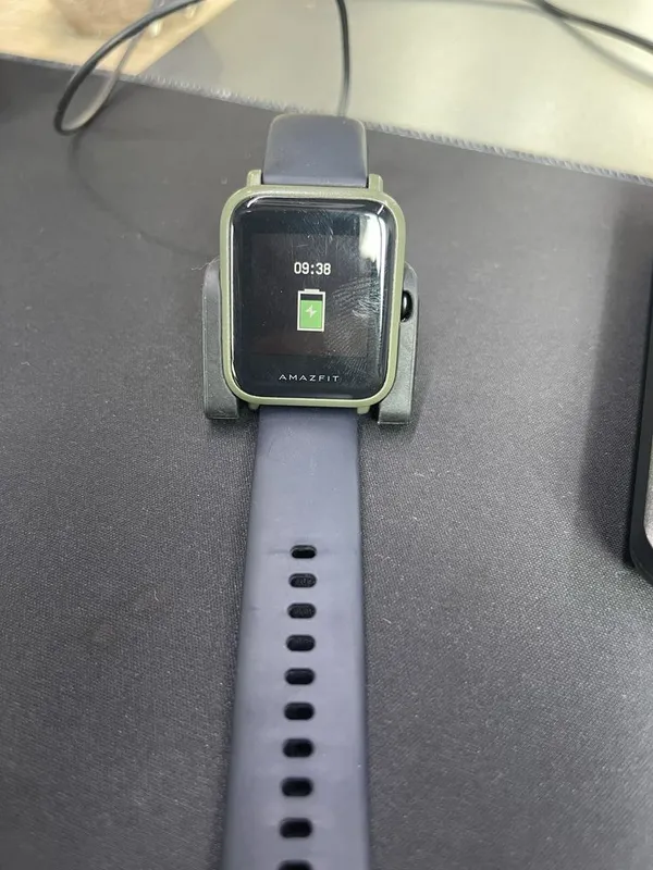 Amazfit bip в хорошем состоянии. — фото 1