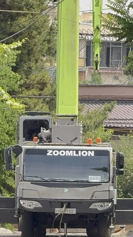 30t kran xiznati 45 23 17 metrlilari. Bor
