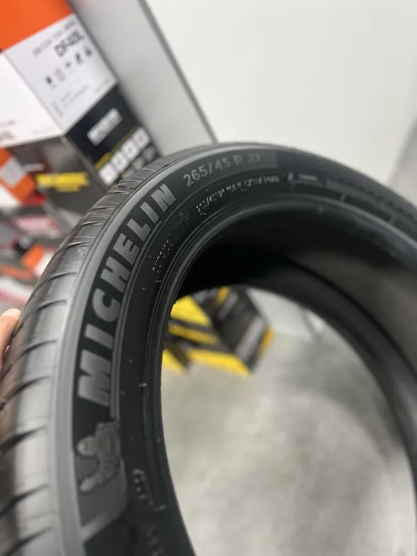 Shini balon Michelin Мишлен 265/45 21 Pilot Sport 4 SUV Acoustic 3 Shini balon Michelin Мишлен 265/45 21 Pilot Sport 4 SUV Acoustic 3