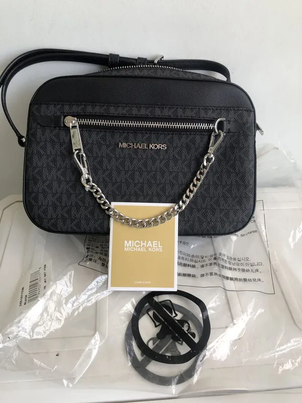 Фирменая сумочка от michael kors