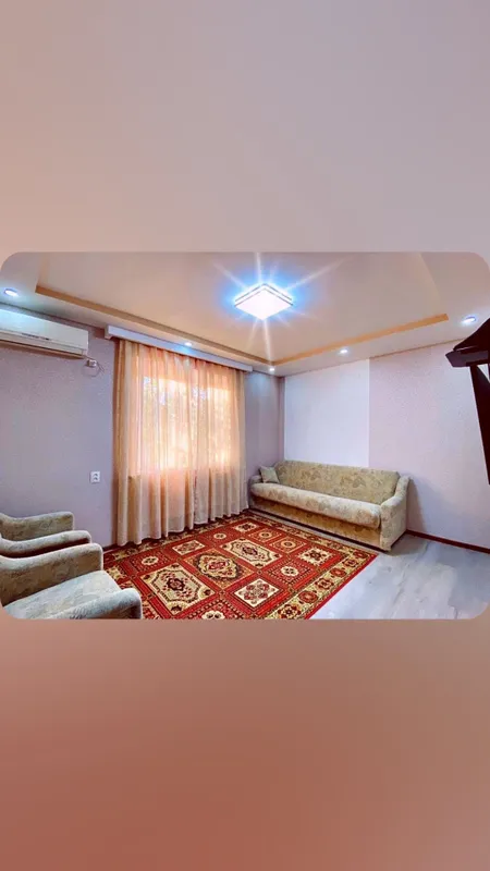 метро Буюк Ипак Йули (Горького).