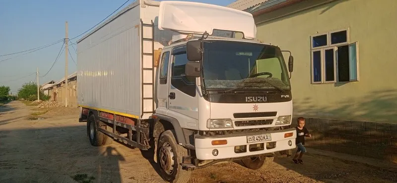 Isuzu FVR 33 Furgon — фото 4