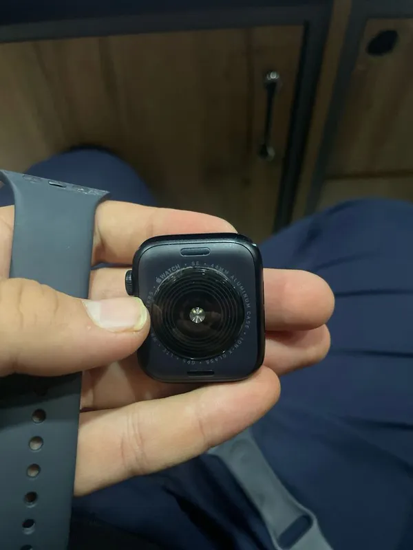 Apple watch Se batarey 100% 1 Apple watch Se batarey 100% 1