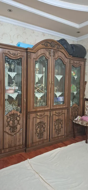 Продаётся сервант