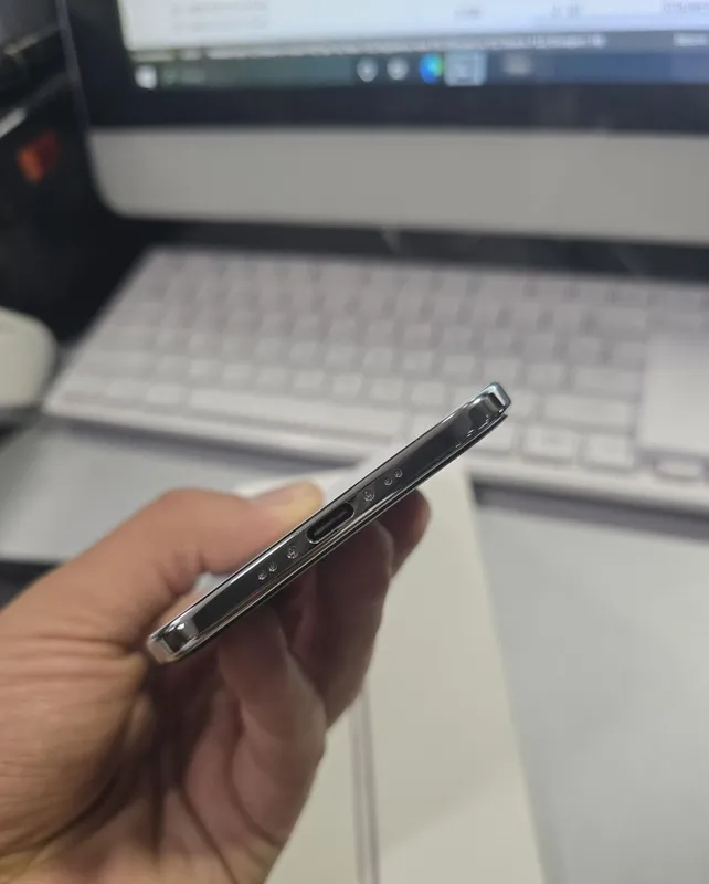 Iphone air sotiladi 256gb 99% yomkis 223sikl karobka dakiment edial 3