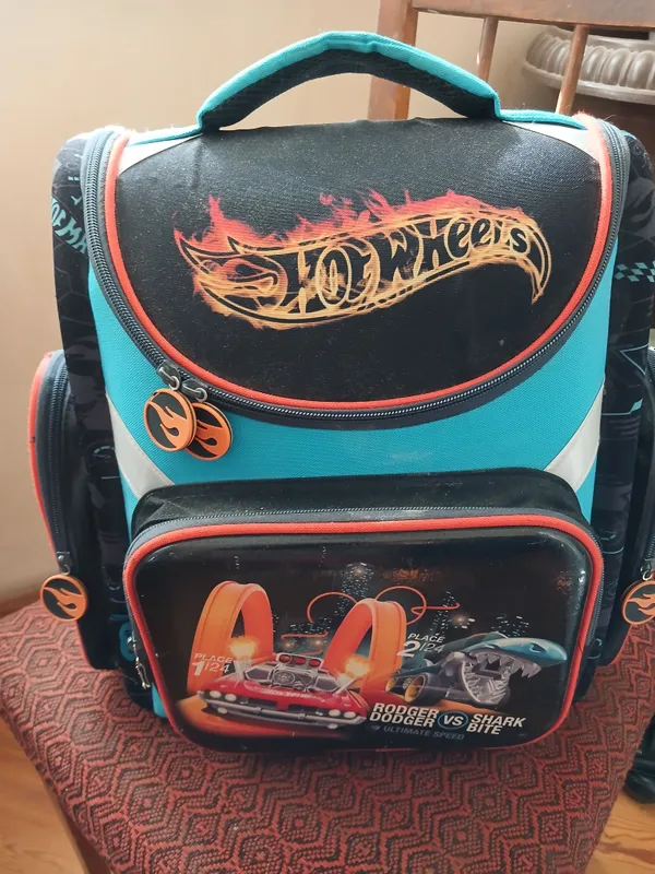 Hot wheels maktab ryukzagi 1 Hot wheels maktab ryukzagi 1