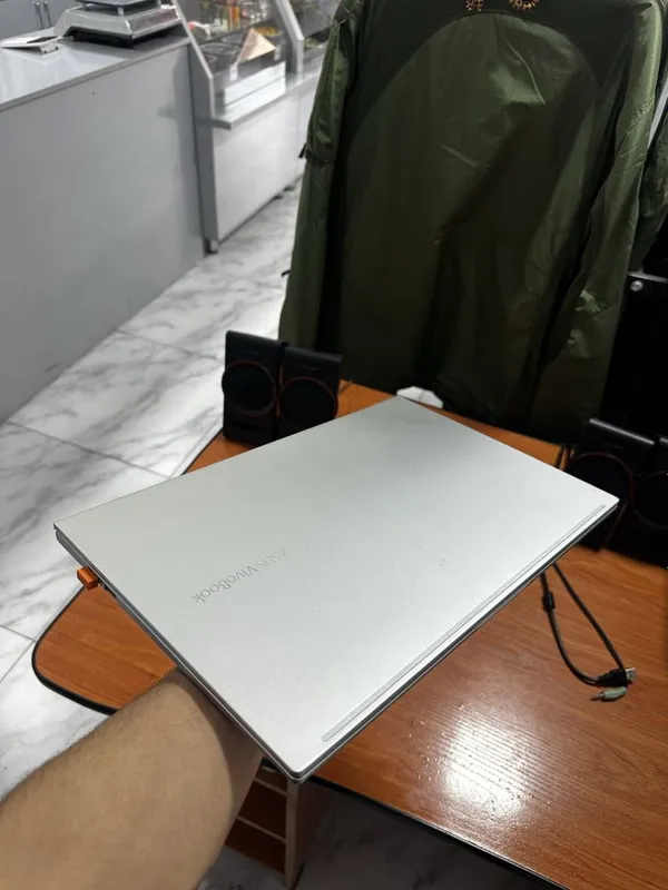 Asus Vivobook 15 — фото 1