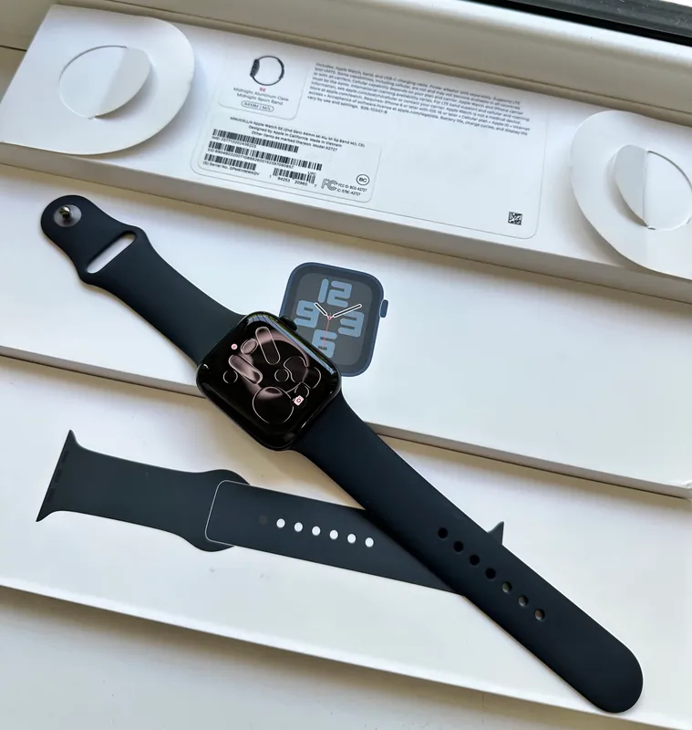 Apple Watch SE(2) Midnight 45mm LTE 1