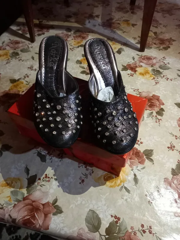 Аёллар оёк кийимлари Аёллар оёк кийимлари