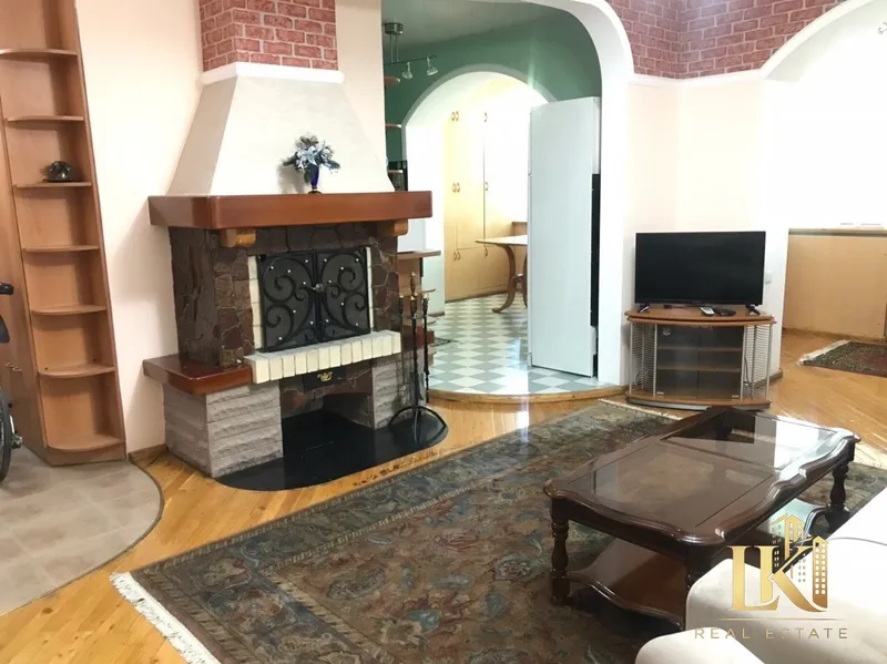Продаётся 3-комнатная квартира, 78 м², 4/4 (кирпичный дом), Мирабадский район