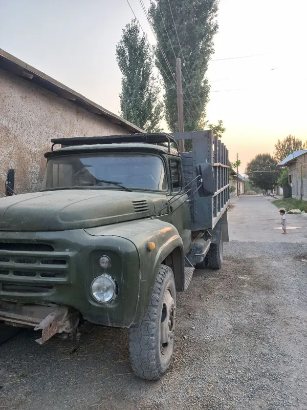 Zil 30 sotiladi.